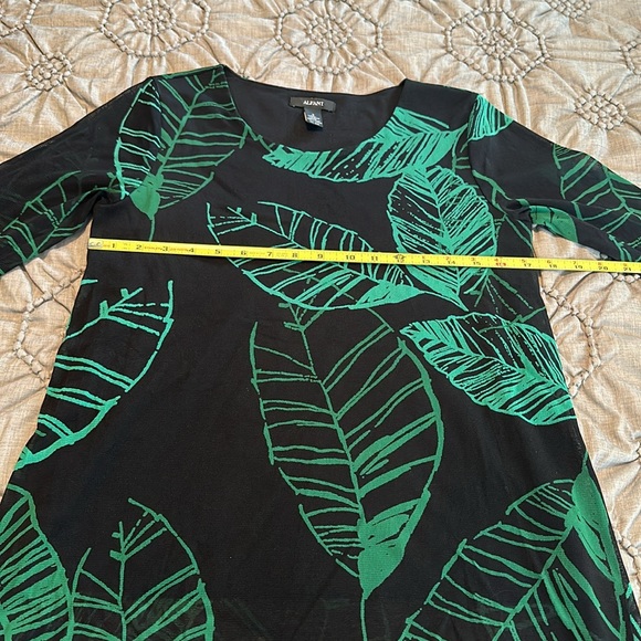 Alfani size small beautiful leaf tunic top 💚 - Picture 10 of 11